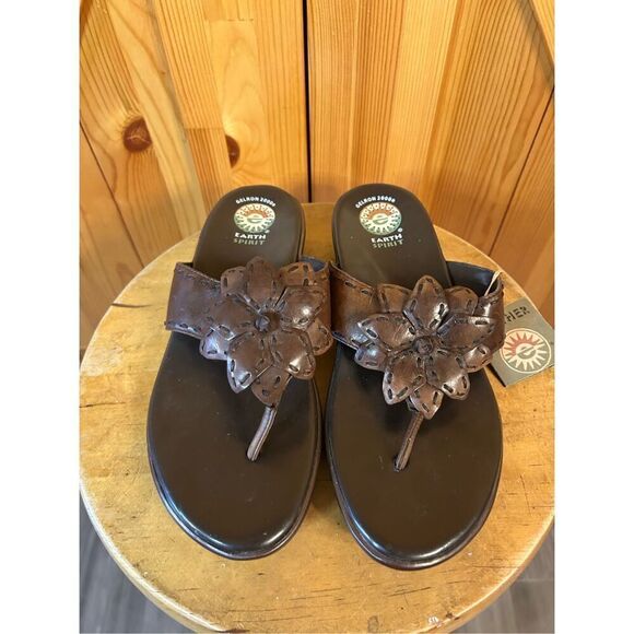 EARTH SPIRIT Women's Size 9 Gelron 2000 Sherwood Brown Leather Flower Sandals nw - Picture 2 of 9